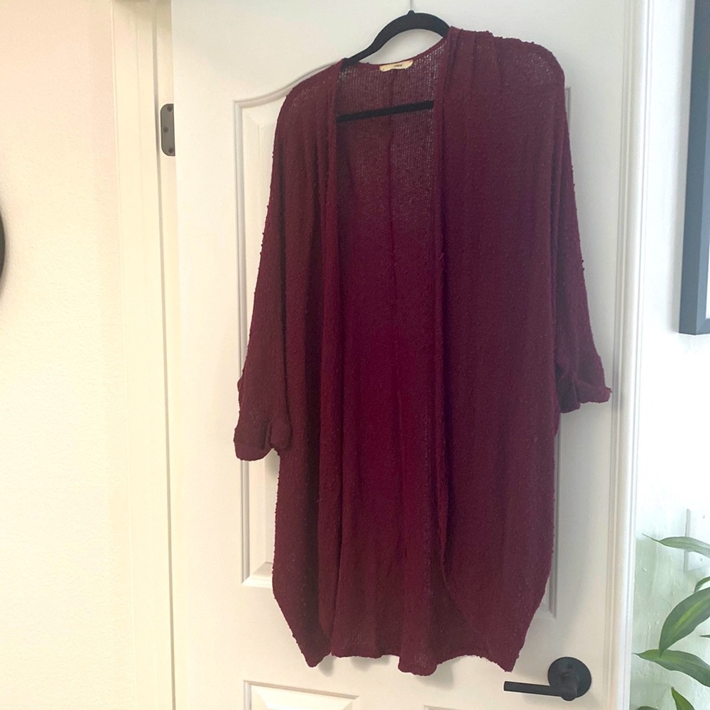 Burgundy slouchy cardigan perfect for fall